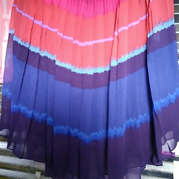 Elle Dresses & Skirts - Colorful skirt